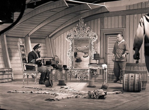Karel Zeman při natáčení Vynálezu zkázy